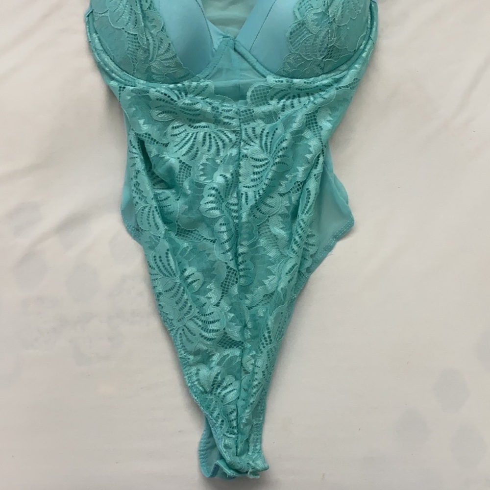 Fashion nova bodysuit size medium worn once! - Picture 7 of 11